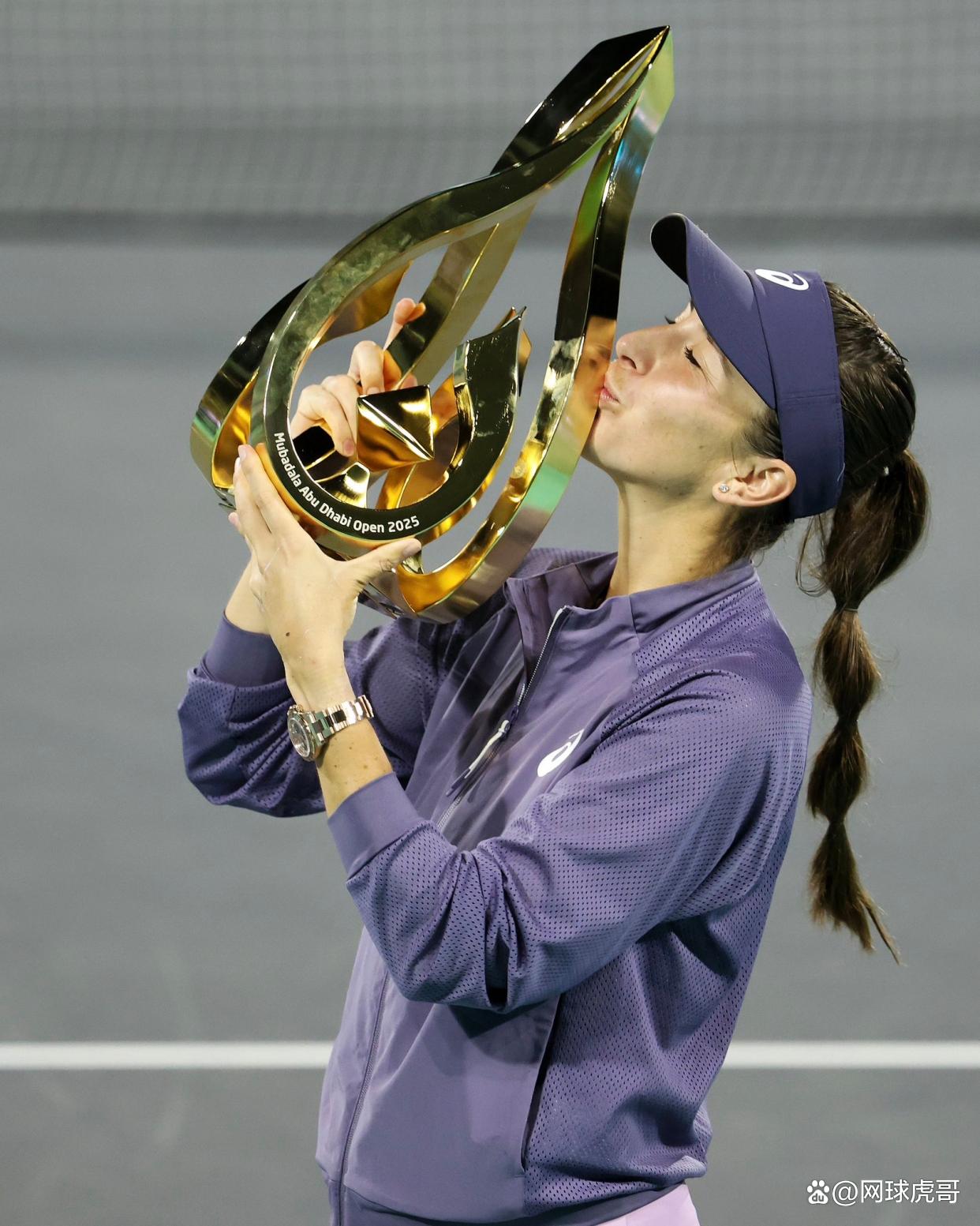 九游游戏中心-科维托娃迎来三赛季出色发挥，切尔西观众热烈欢呼！(科维托娃个人资料)